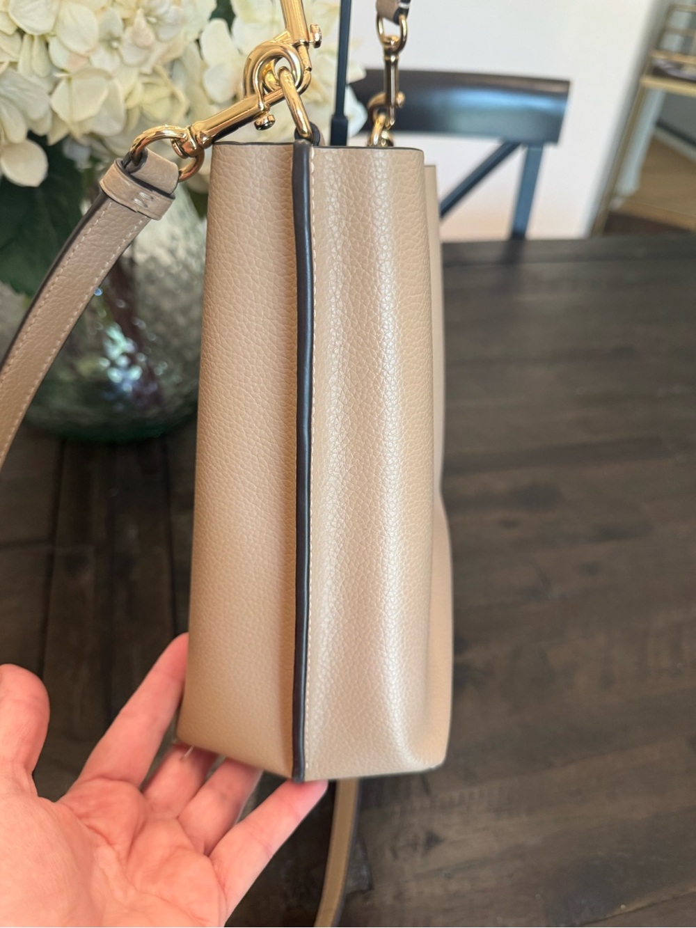 Coach Taupe Pebbled Leather Bucket Shoulder Bag with Gold Hardware - Picture 8 of 9